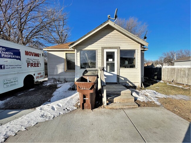 Primary Photo - 415 N Sanborn- 3 bedroom house