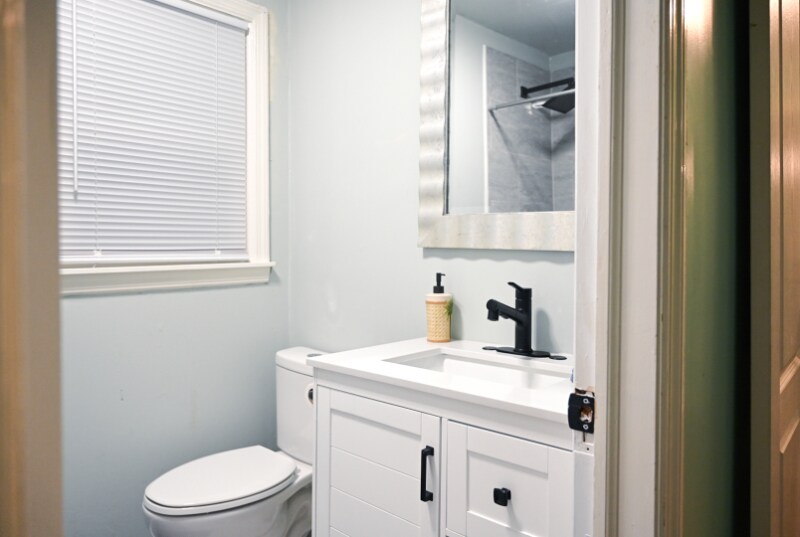 Building Photo - 916 Bern St