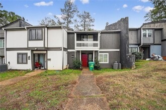 Building Photo - 6071 Regent Manor