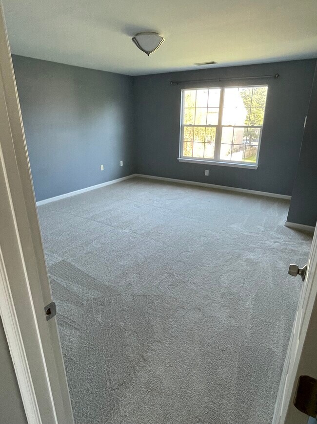 Building Photo - 14268 Town Commons Way