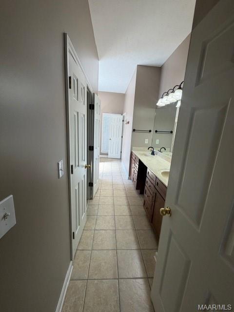 Building Photo - 1946 Chancellor Ridge Rd