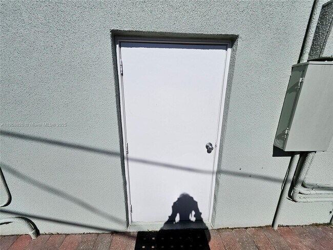 Building Photo - 2016 NE 26th Dr