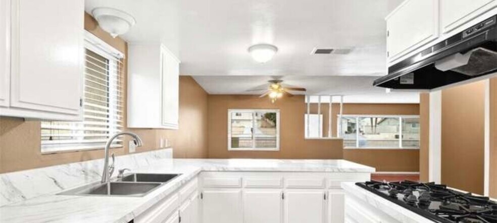 Building Photo - 4551 W Avenue L14