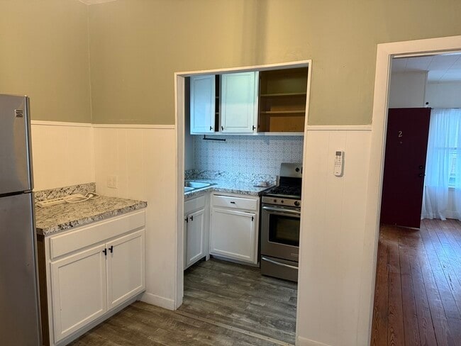 Primary Photo - 204 Jepson St