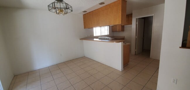 Building Photo - Silverlake's Home- 3 Bedrooms, 2 Bathrooms...