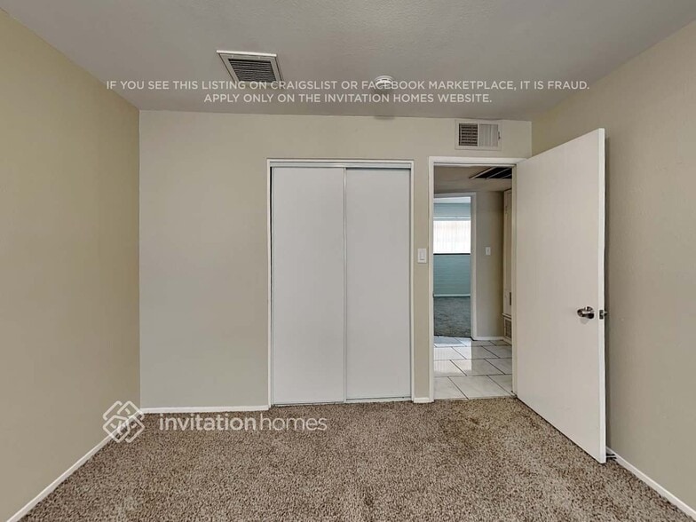 Building Photo - 2307 W Freeway Ln