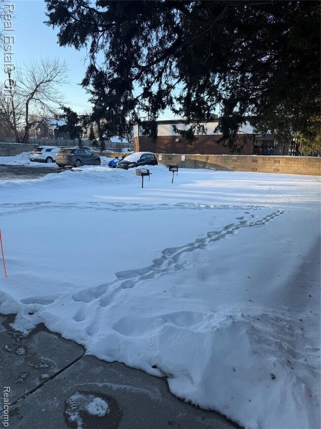 Building Photo - 25835 Lahser Rd