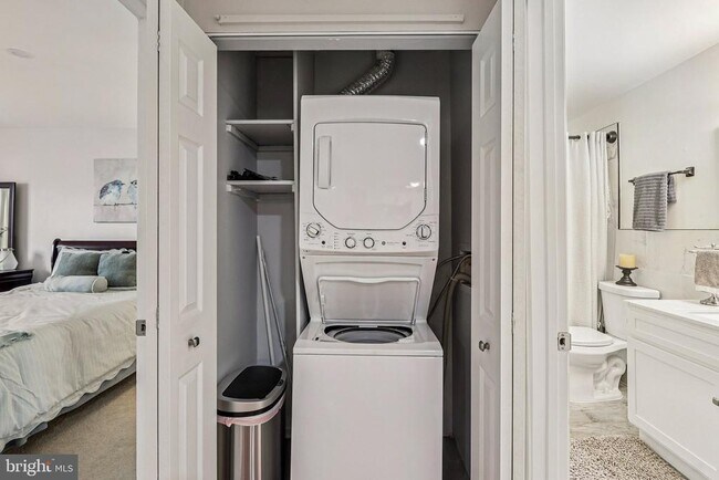 Building Photo - 18202 Chalet Dr