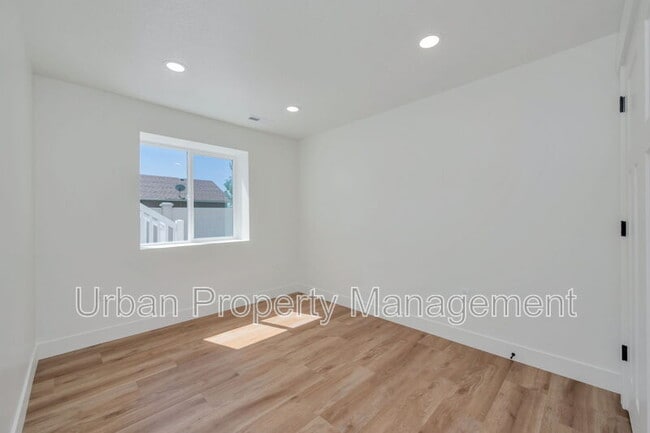 Building Photo - 4011 Serenity Ln
