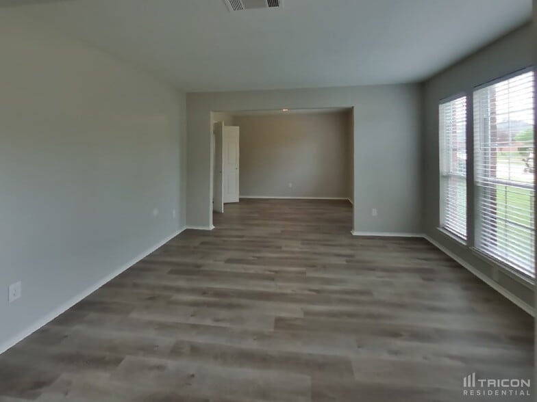 Building Photo - 1701 Pecan View Dr