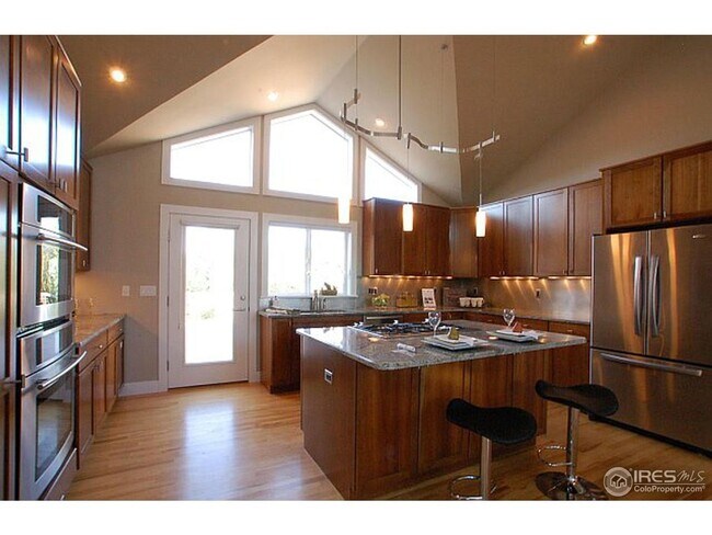 Building Photo - 5 Bed 4 Bath South Boulder Home Backs to Open Space W/Mountain Views!