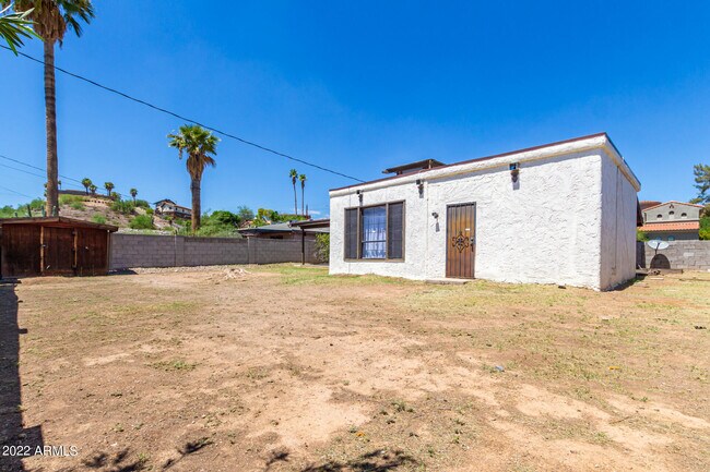 Building Photo - 1407 E El Camino Dr