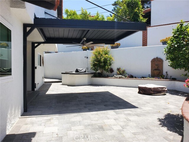 Building Photo - 219 W Escalones