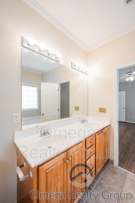 Building Photo - 205 Stonehaven Trace