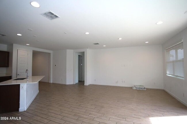Building Photo - 9231 W Montecito Ave