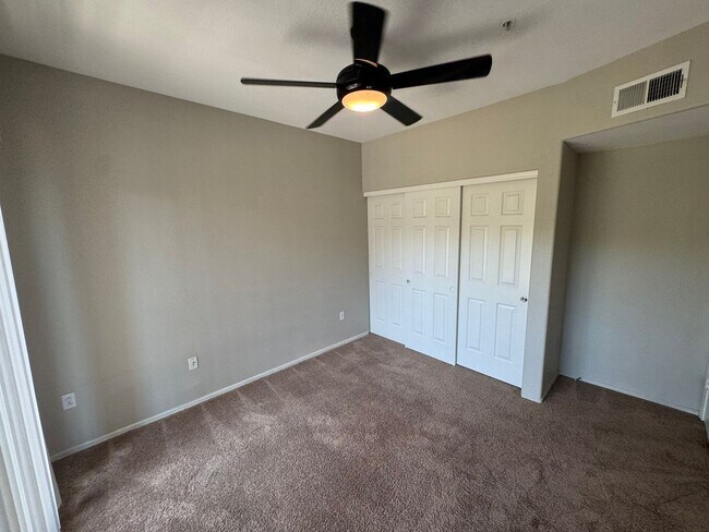 Building Photo - 2 Bedroom - 2 Bath - Garage - 940 Sq. Ft. Condo Tempe Town Lake Condos