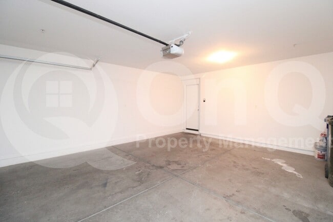 Building Photo - 8147 W Lynwood St