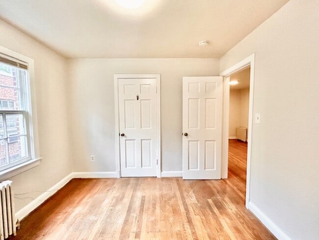 Building Photo - 4534 Avondale St