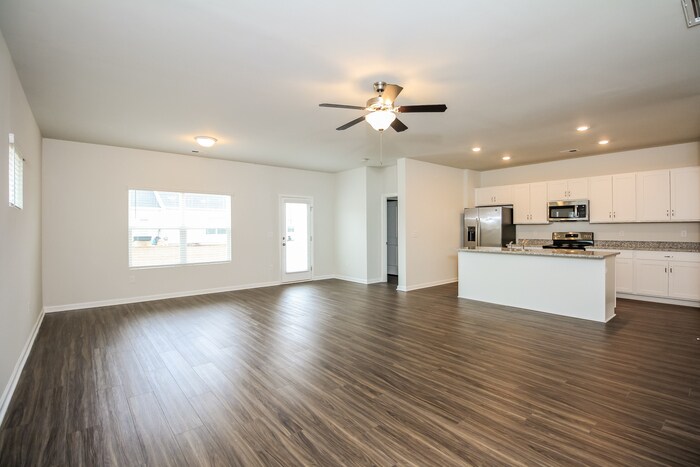 Building Photo - 184 Dorian Lp