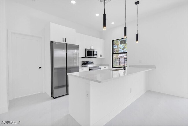 Building Photo - 2815 32nd St W
