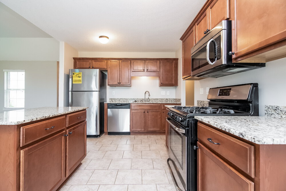 Building Photo - 40 Willow Springs Ln