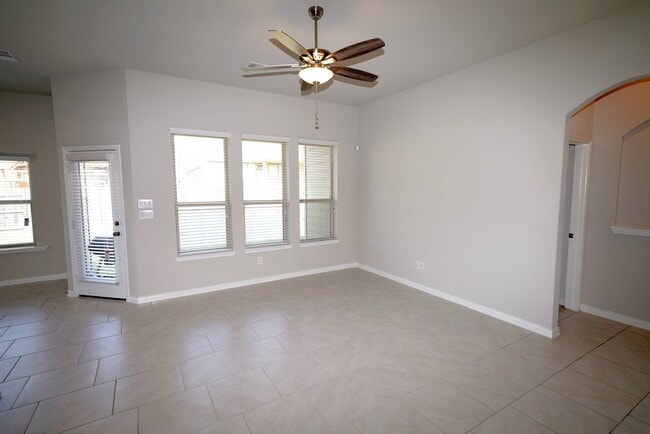 Building Photo - Immaculate First Time Rental in Potranco Run! - Realtor Commission: $750
