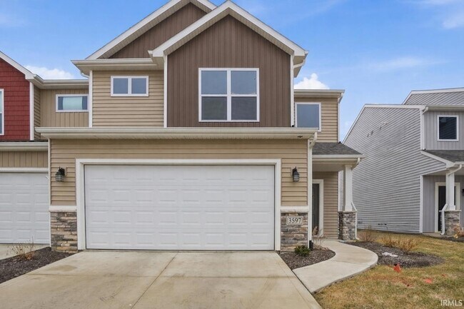 Building Photo - 3597 Canal Square Dr