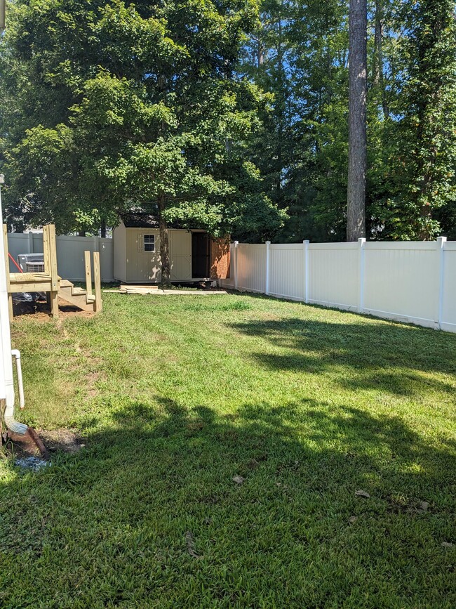 Building Photo - 208 Foster Rd