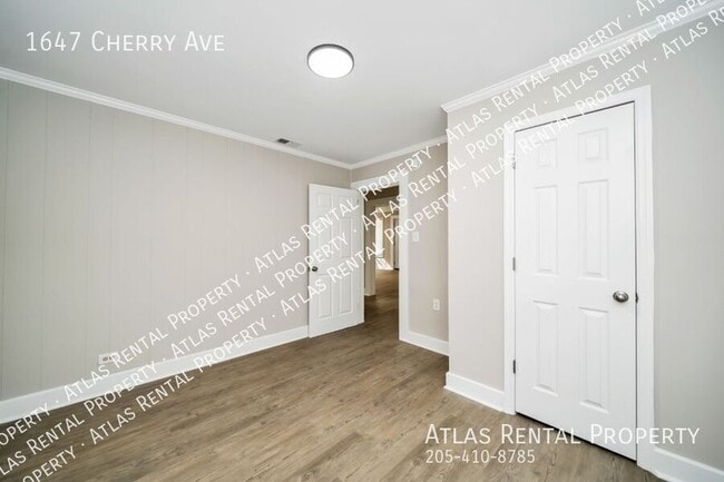 Building Photo - 1647 Cherry Ave