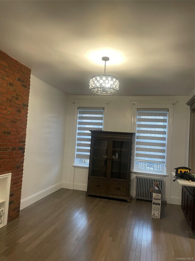 Building Photo - 17-20 Menahan St