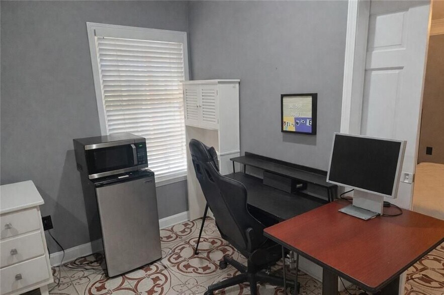 Building Photo - 1209 Wildcliff Cir