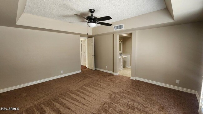 Building Photo - 211 E Tremaine Ave