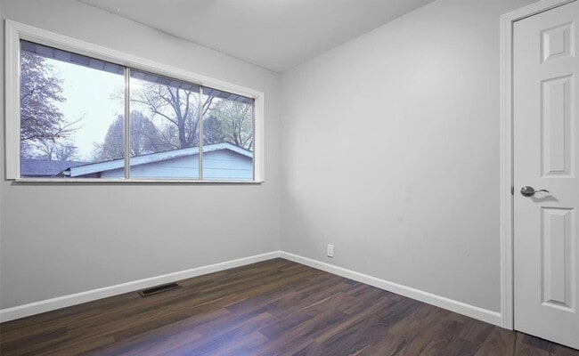 Building Photo - 2480 Derhake Rd