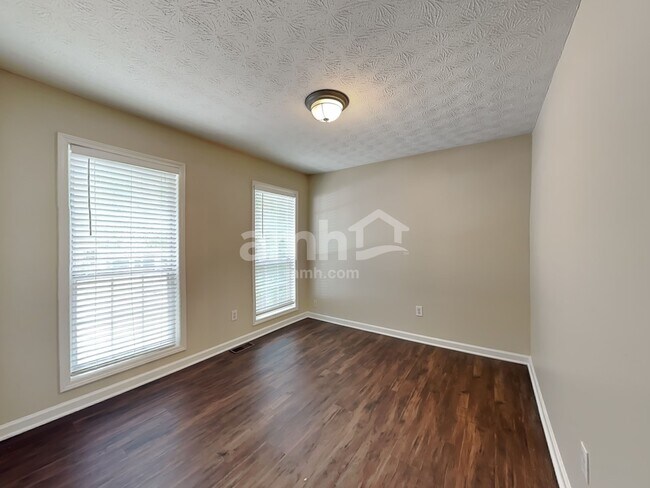 Building Photo - 2708 Horseshoe Creek Drive