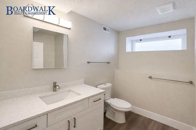 Building Photo - 1106 E S Temple St