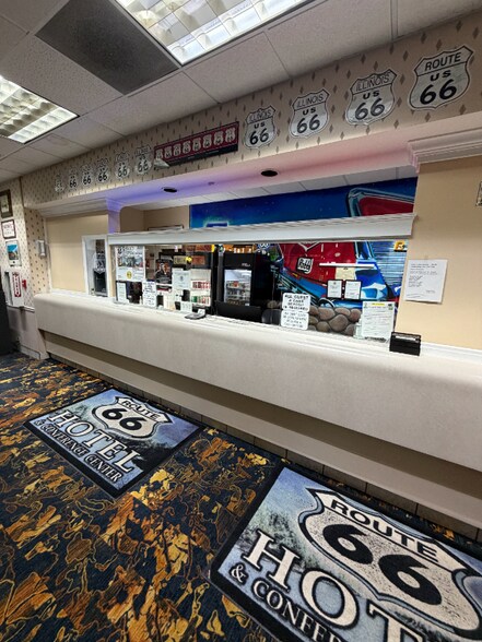 Building Photo - 625 E St Joseph St