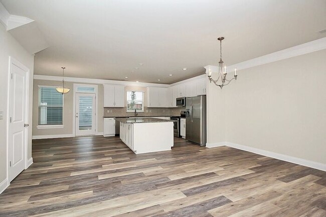 Building Photo - Stunning 3BD/2.5BA Townhome Minutes from Historic Belmont!