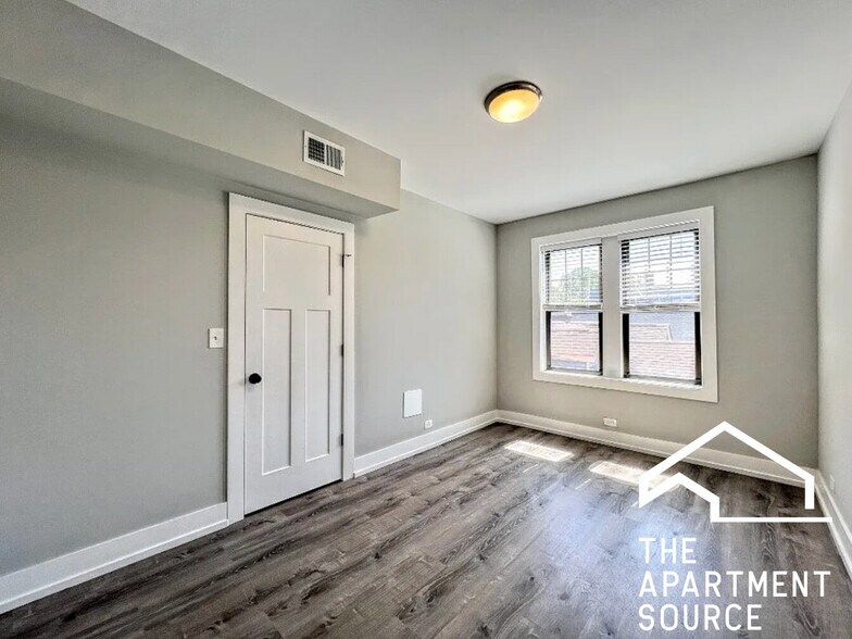 Building Photo - 1124 Maple Ave