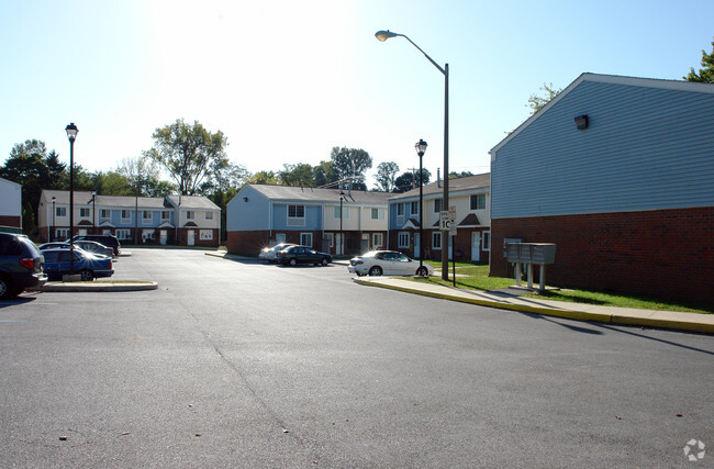 Building Photo - Hannum Gardens