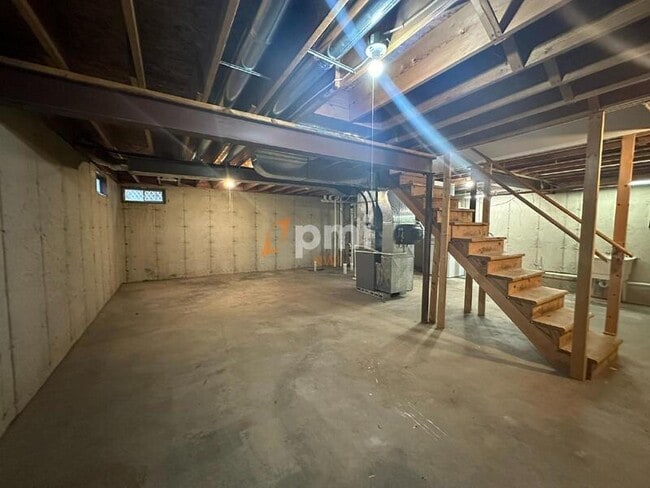 Building Photo - 343 Independence Dr