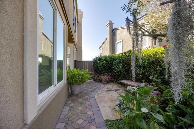 Building Photo - 7479 Mermaid Ln