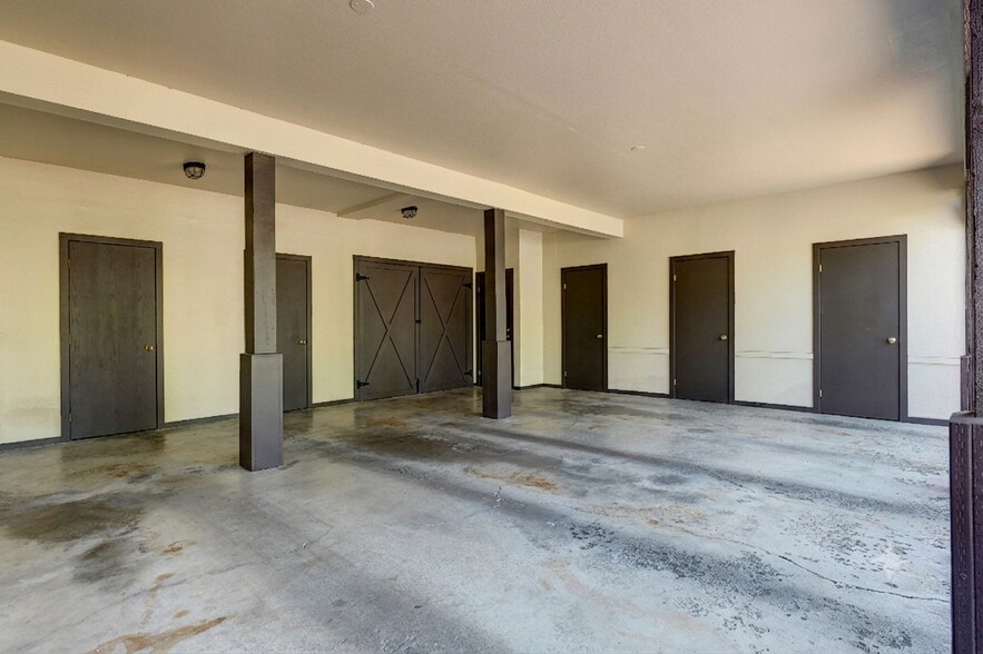 Car Port Storage - 418 Stow Ave S