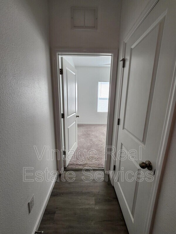 Building Photo - 2340 Harris Hawk Ave