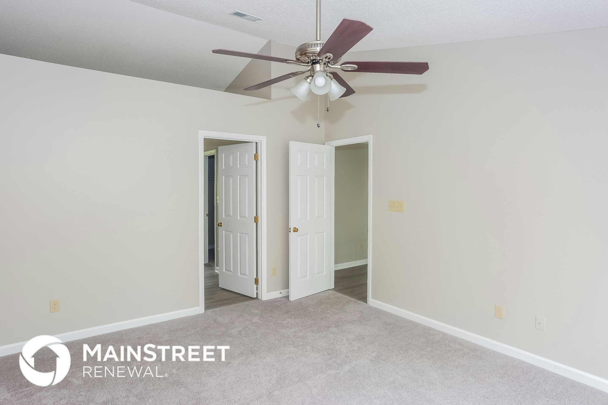 Building Photo - 2604 Yarrow Rd