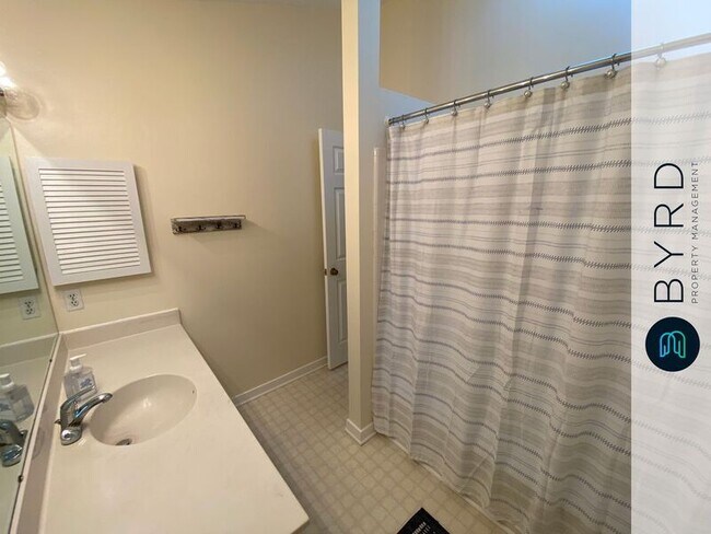 Building Photo - 14302 Regatta Pointe Rd