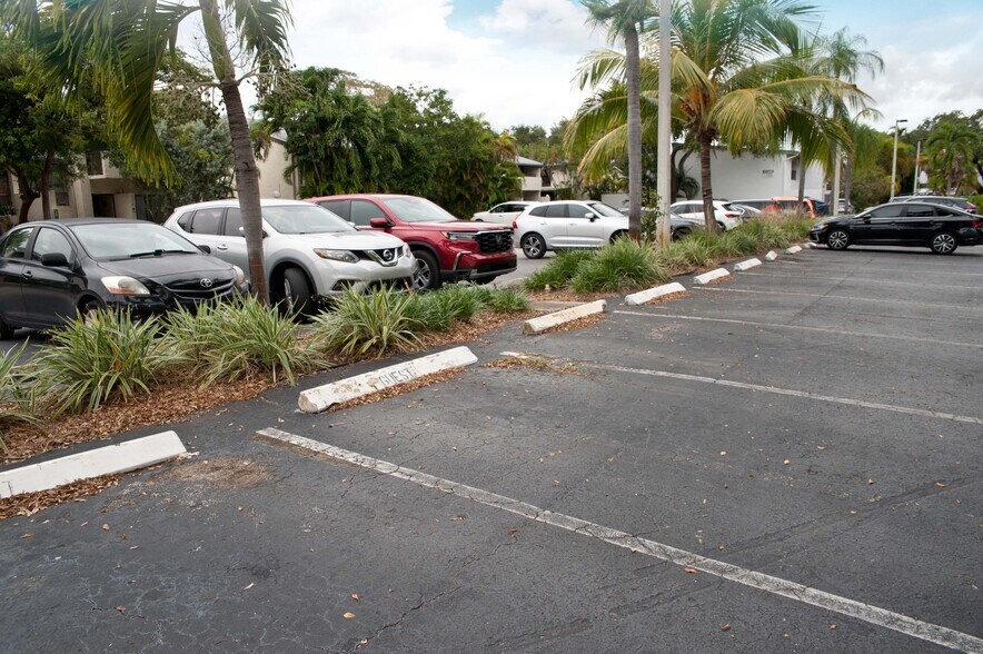 Building Photo - 19216 NE 25th Ave