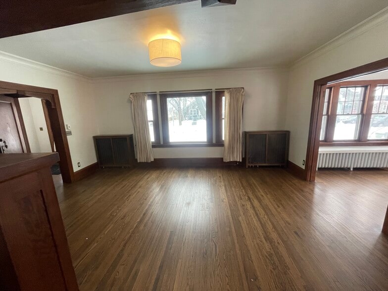 Building Photo - 1560 Lincoln Ave