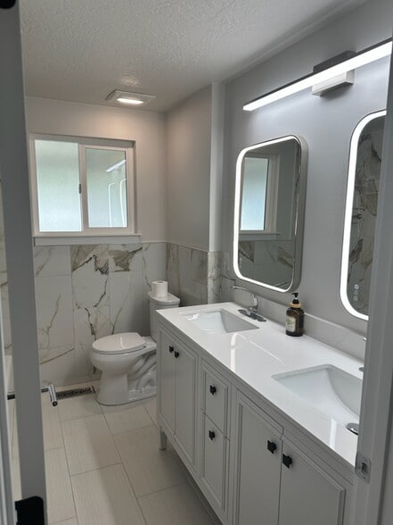 Bathroom-1 - 329 E Saunders St