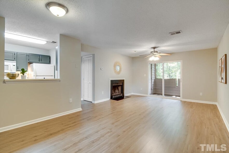 Building Photo - Room in Condo on Audubon Lake Dr