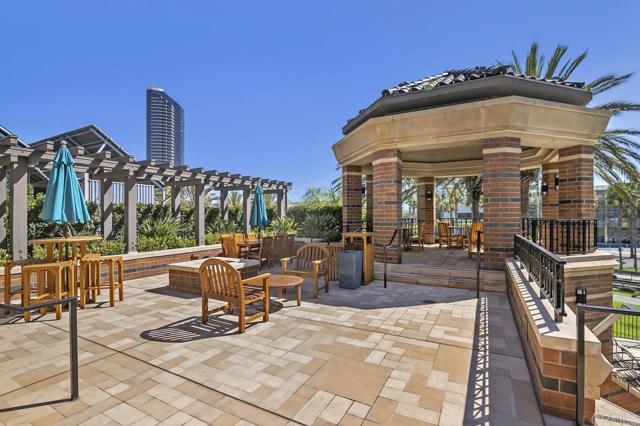 Building Photo - 500 W Harbor Dr